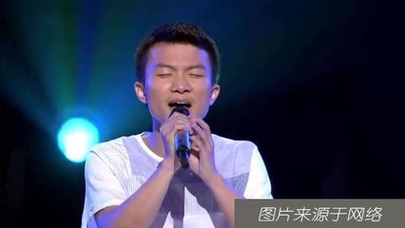 周深王嘉尔《舞台2023》惊喜同框后台即兴斗舞引爆全场